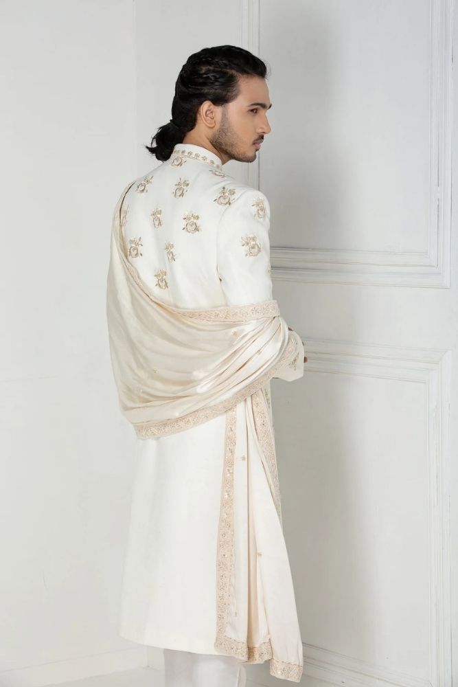 White Eri Sherwani Set Fully Embroidered (Set, Dupatta And Jutti)