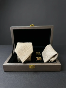 Gift set - Ghisa Muga Tie, pocket square and Rhino cufflink